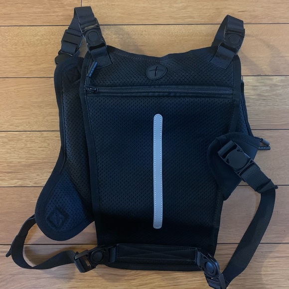 Chest Bag For Men With Accordion Structure, Multiple Pockets With Water Bag, New - Picture 11 of 14